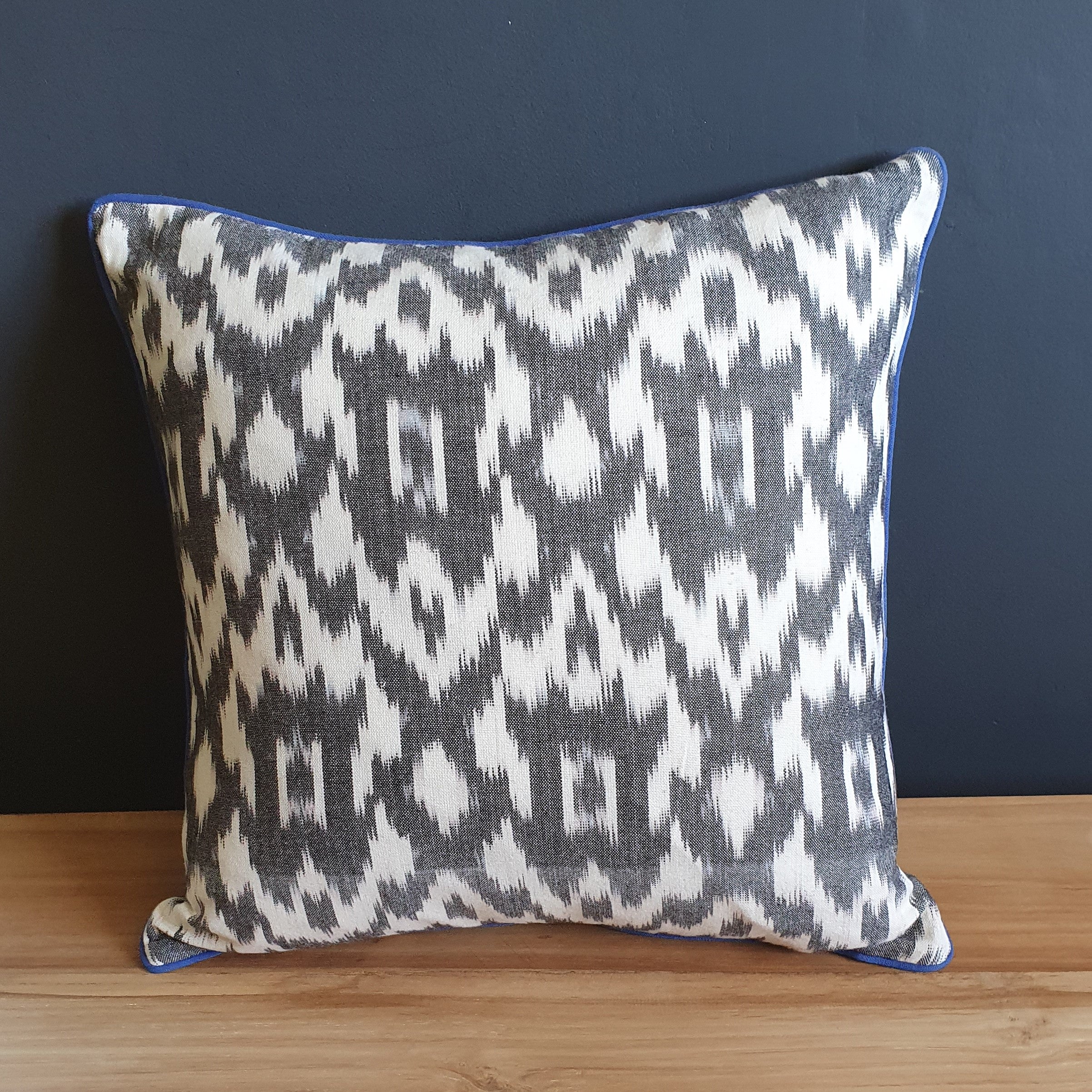 Staffa Square Cushion with Electric Blue piping